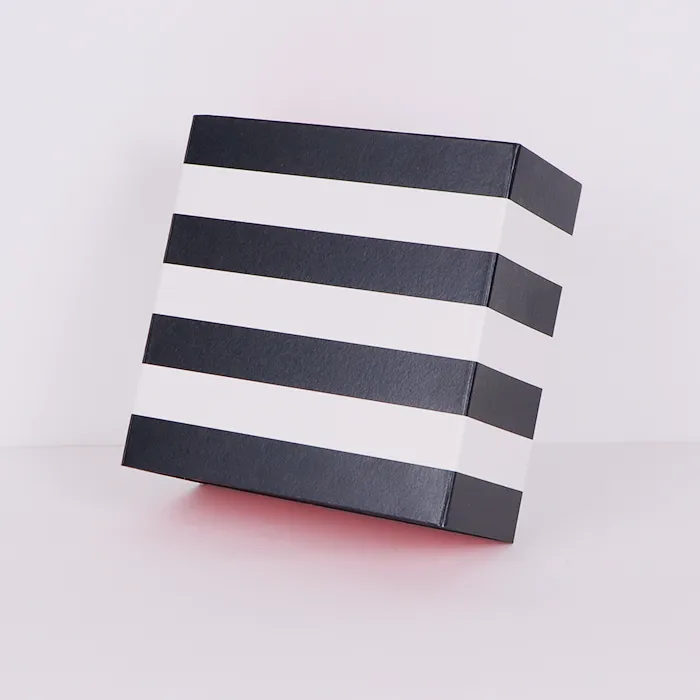 Mga Kahon ng Regalo sa drawer